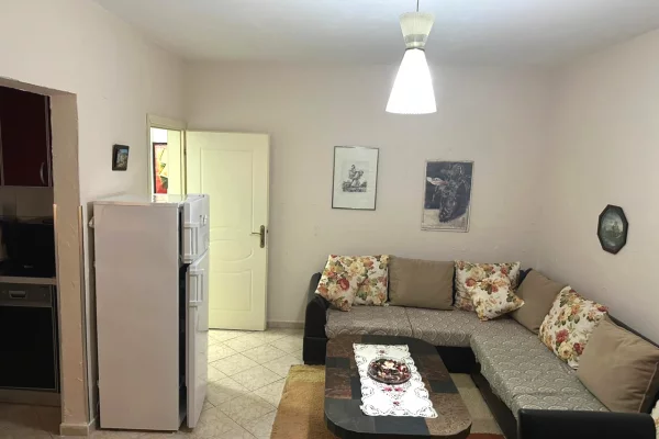 Shtepi me qera 2+1 ne Tirane - 50,000 Leke