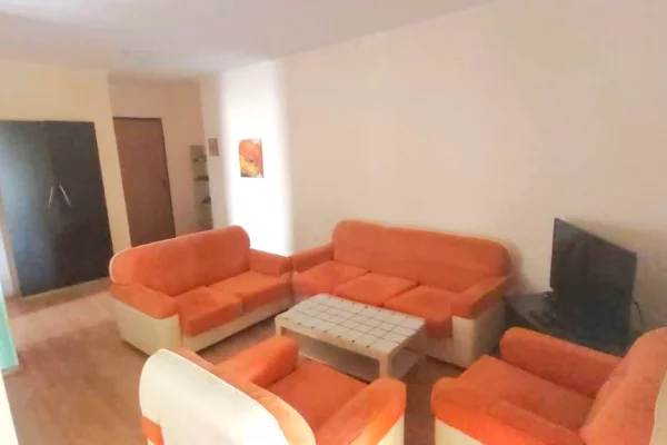 Shtepi me qera 2+1 ne Tirane - 50,000 Leke