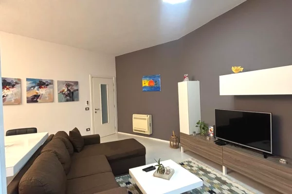 Shtepi me qera 1+1 ne Tirane - 600 Euro