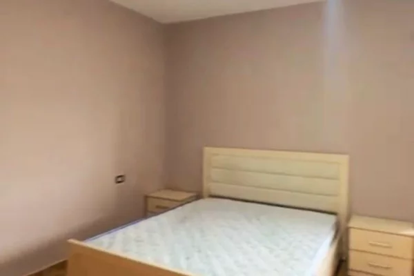 Shtepi me qera 2+1 ne Tirane - 55,000 Leke