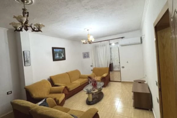 Shtepi me qera 2+1 ne Tirane - 45,000 Leke