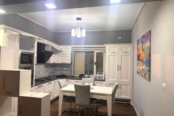 Shtepi me qera 2+1 ne Tirane - 50,000 Leke