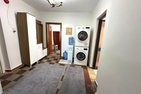 Shtepi me qera Apartament ne Tirane, 2+1, Mobilimi E mobiluar, Pagesa 600  Euro.
