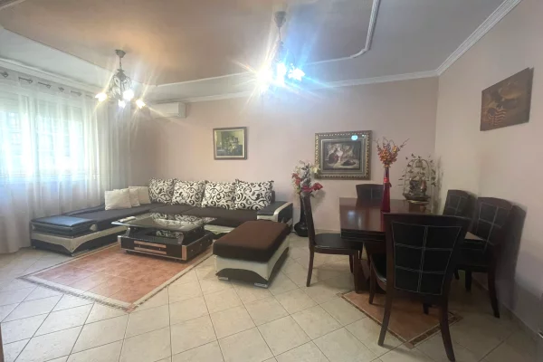 Shtepi me qera 2+1 ne Tirane - 75,000 Leke