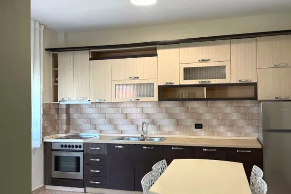 Shtepi me qera 2+1 ne Tirane - 55,000 Leke