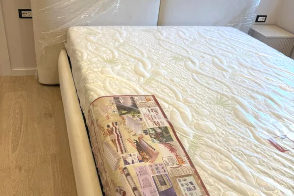 Shtepi me qera Apartament ne Tirane, 1+1, Mobilimi Pjeserisht e mobiluar, Pagesa 65,000  Leke.