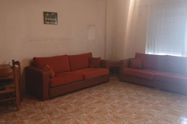 Shtepi me qera 1+1 ne Tirane - 60,000 Leke