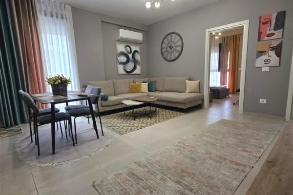 Shtepi me qera 2+1 ne Tirane - 900 Euro