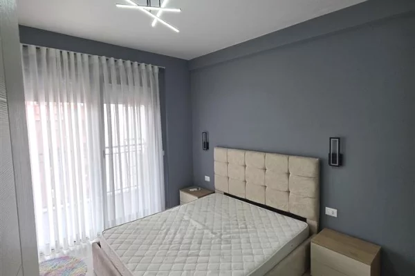 Shtepi me qera 2+1 ne Tirane - 900 Euro