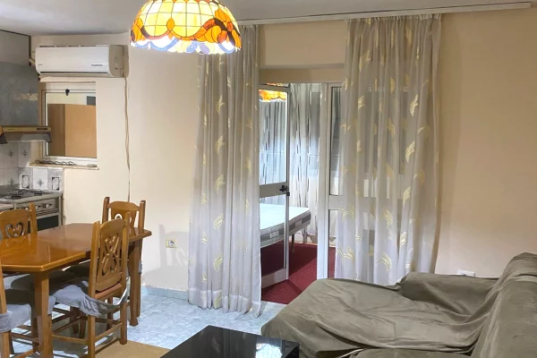 Shtepi me qera 1+1 ne Tirane - 40,000 Leke