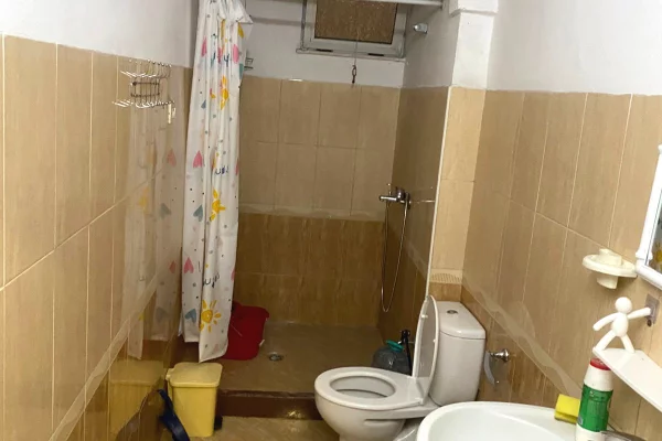 Shtepi me qera 1+1 ne Tirane - 40,000 Leke