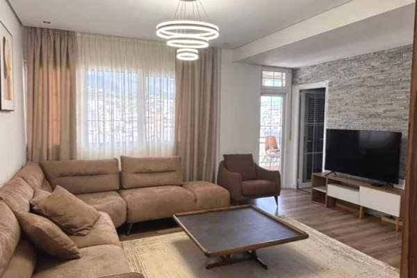 Shtepi me qera 3+1 ne Tirane - 65,000 Leke