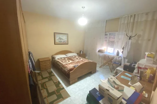 Shtepi me qera 3+1 ne Tirane - 50,000 Leke