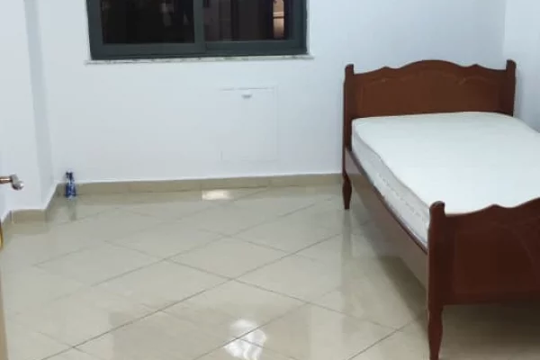 Shtepi me qera Apartament ne Tirane, 2+1, Mobilimi E mobiluar, Pagesa 60,000  Leke.