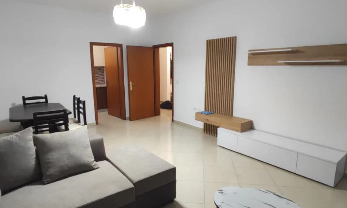 Shtepi me qera Apartament ne Tirane, 2+1, Mobilimi E mobiluar, Pagesa 60,000  Leke.