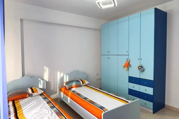 Appartamento in affitto a Tirana 2+1, Arredato