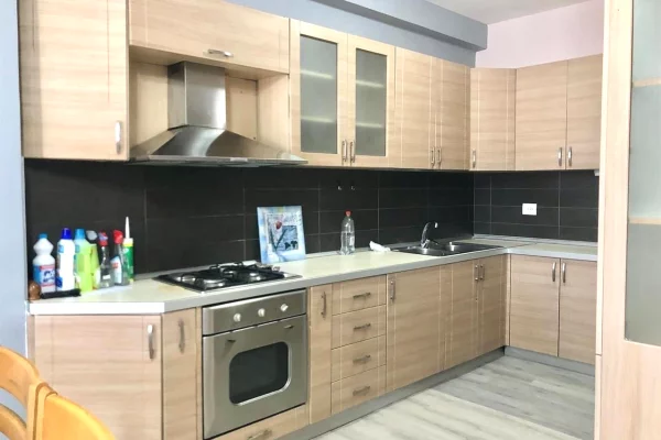 Shtepi me qera 2+1 ne Tirane - 650 Euro