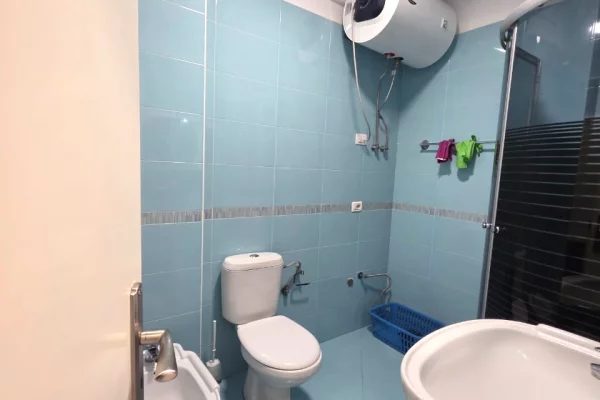 Shtepi me qera Apartament ne Tirane, 2+1, Mobilimi E mobiluar, Pagesa 50,000  Leke.