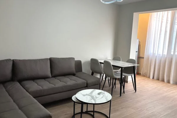 Shtepi me qera 2+1 ne Tirane - 60,000 Leke