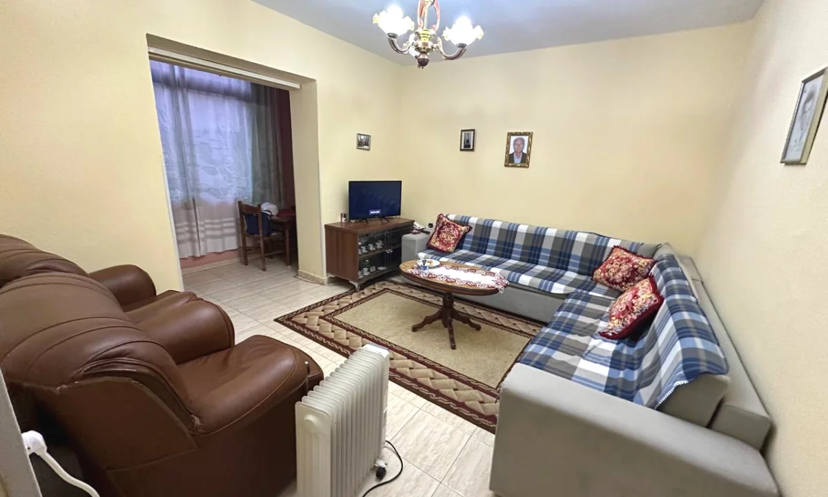 Shtepi me qera Apartament ne Tirane, 2+1, Mobilimi E mobiluar, Pagesa 500  Euro.