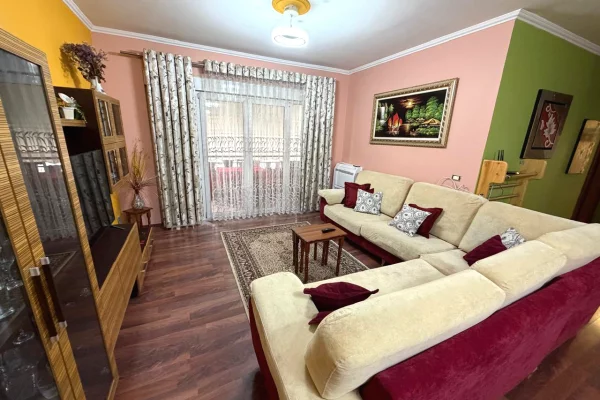 Shtepi me qera 2+1 ne Tirane - 600 Euro