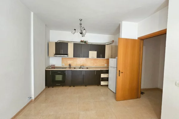 Shtepi me qera 2+1 ne Tirane - 550 Euro