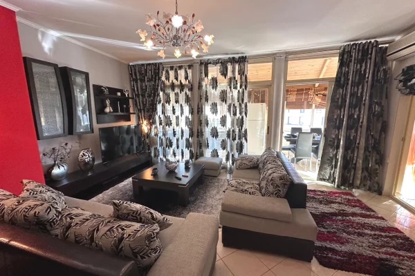 Shtepi me qera Apartament ne Tirane, 2+1, Mobilimi E mobiluar, Pagesa 700  Euro.