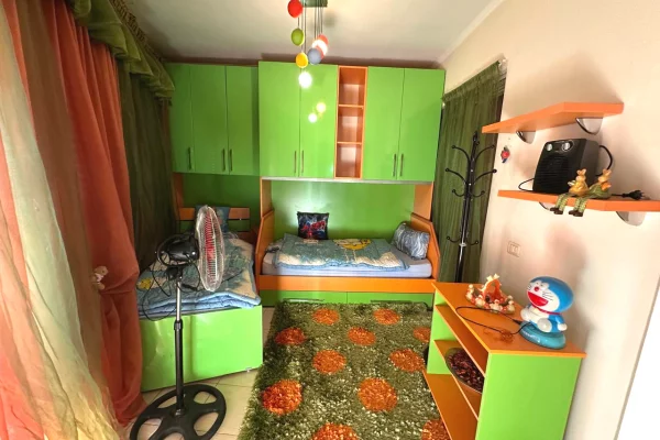 Shtepi me qera Apartament ne Tirane, 2+1, Mobilimi E mobiluar, Pagesa 700  Euro.