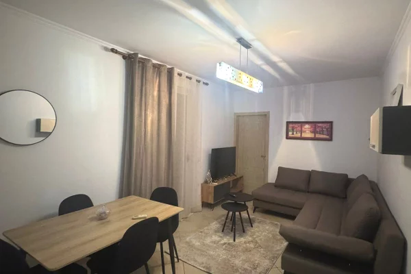 Shtepi me qera 3+1 ne Tirane - 650 Euro