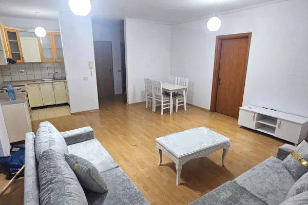 Shtepi me qera Apartament ne Tirane, 2+1, Mobilimi E mobiluar, Pagesa 50,000  Leke.