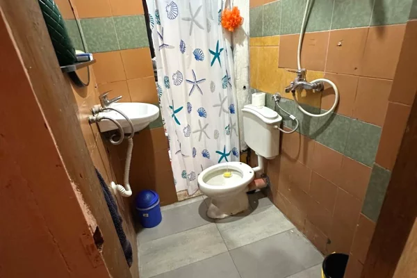 Shtepi me qera Vila Luksoze ne Tirane, 1+1, Mobilimi E mobiluar, Pagesa 500  Euro.