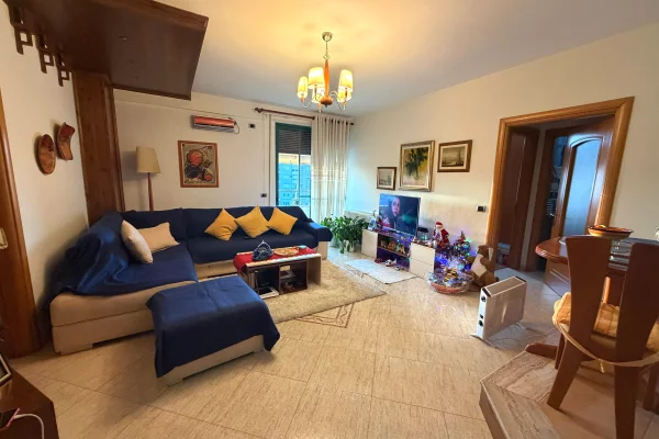 Shtepi ne shitje 2+1 ne Tirane - 220,000 Euro