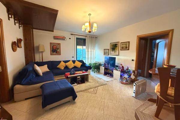 Shtepi ne shitje 2+1 ne Tirane - 220,000 Euro