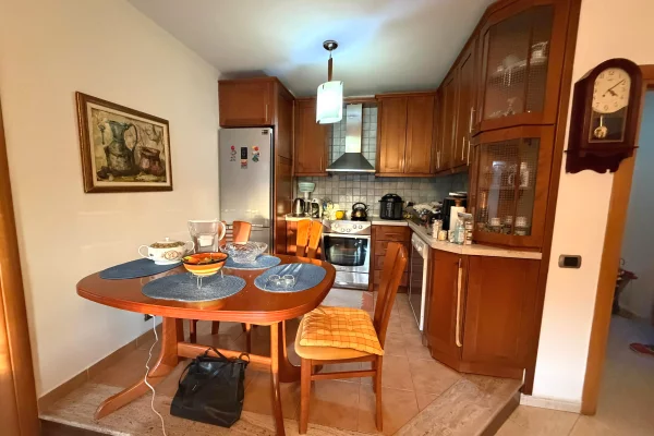 Shtepi ne shitje 2+1 ne Tirane - 220,000 Euro