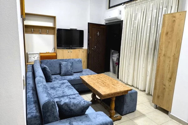 Shtepi me qera 1+1 ne Tirane - 40,000 Leke