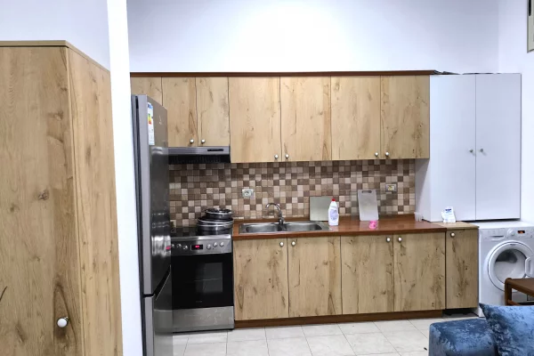 Shtepi me qera Apartament ne Tirane, 1+1, Mobilimi E mobiluar, Pagesa 40,000  Leke.