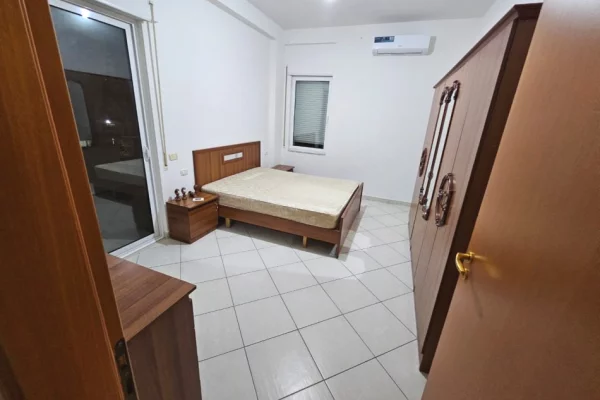 Shtepi me qera 2+1 ne Tirane - 60,000 Leke