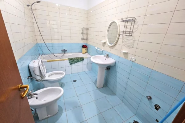 Shtepi me qera Apartament ne Tirane, 2+1, Mobilimi E mobiluar, Pagesa 60,000  Leke.