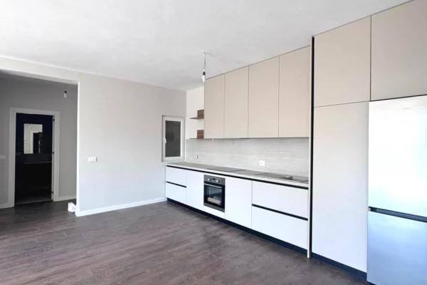 Shtepi me qera 2+1 ne Tirane - 70,000 Leke