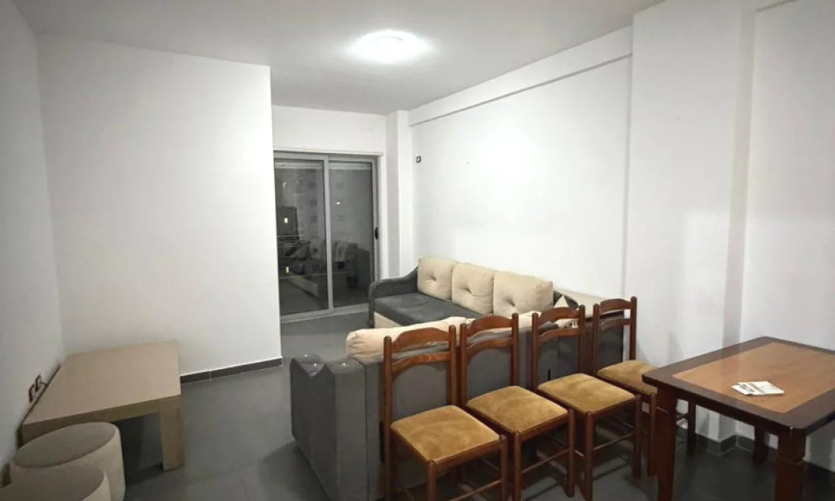 Shtepi me qera Apartament ne Tirane, 2+1, Mobilimi E mobiluar, Pagesa 50,000  Leke.
