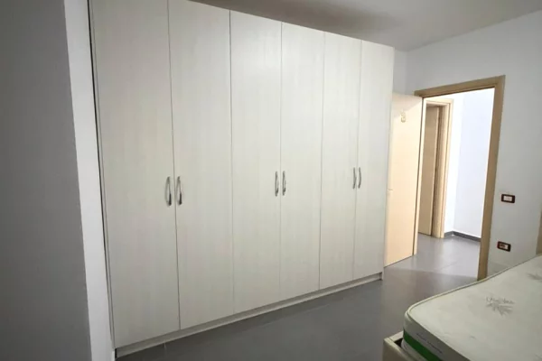 Shtepi me qera Apartament ne Tirane, 2+1, Mobilimi E mobiluar, Pagesa 50,000  Leke.