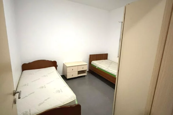 Shtepi me qera Apartament ne Tirane, 2+1, Mobilimi E mobiluar, Pagesa 50,000  Leke.