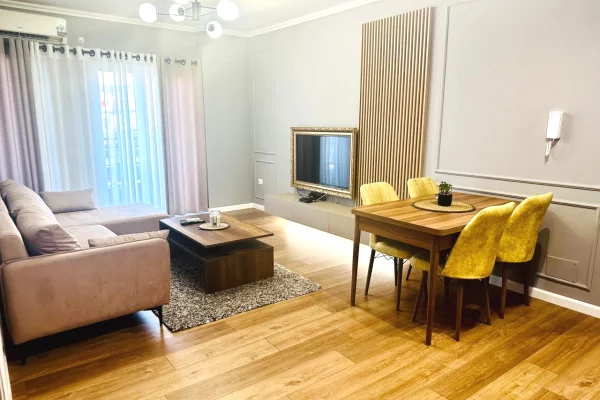 Shtepi me qera 2+1 ne Tirane - 60,000 Leke