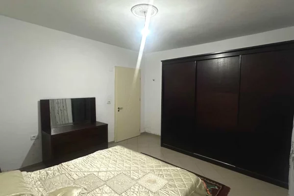 Shtepi me qera Vila Luksoze ne Tirane, 2+1, Mobilimi E mobiluar, Pagesa 45,000  Leke.