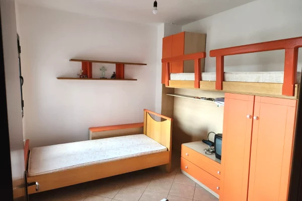 Shtepi me qera Apartament ne Tirane, 2+1, Mobilimi E mobiluar, Pagesa 500  Euro.