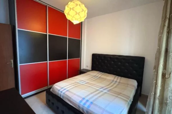 Shtepi me qera Apartament ne Tirane, 2+1, Mobilimi E mobiluar, Pagesa 45,000  Leke.