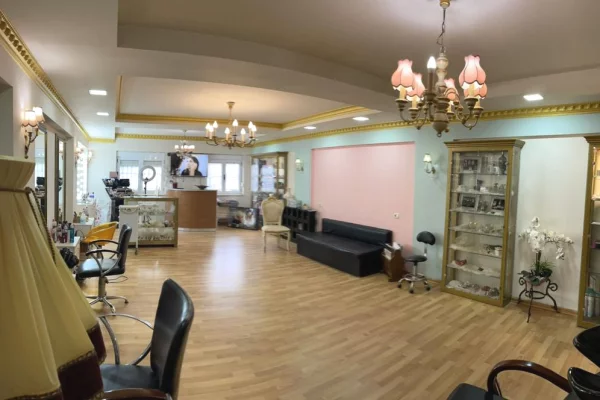 Ambient biznesi me qera 3+1 ne Tirane - 1,500 Euro