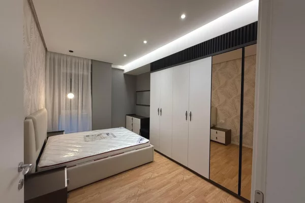 Shtepi me qera Apartament ne Tirane, 2+1, Mobilimi E mobiluar, Pagesa 1,200  Euro.