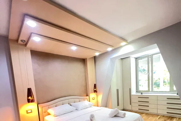 Shtepi me qera Apartament ne Tirane, 2+1, Mobilimi E mobiluar, Pagesa 1,200  Euro.