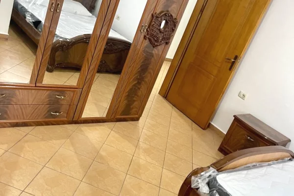 Shtepi me qera Apartament ne Tirane, 2+1, Mobilimi E mobiluar, Pagesa 50,000  Leke.